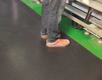 工廠車間防滑地毯卷材，車間地面防起砂防磨損地墊卷